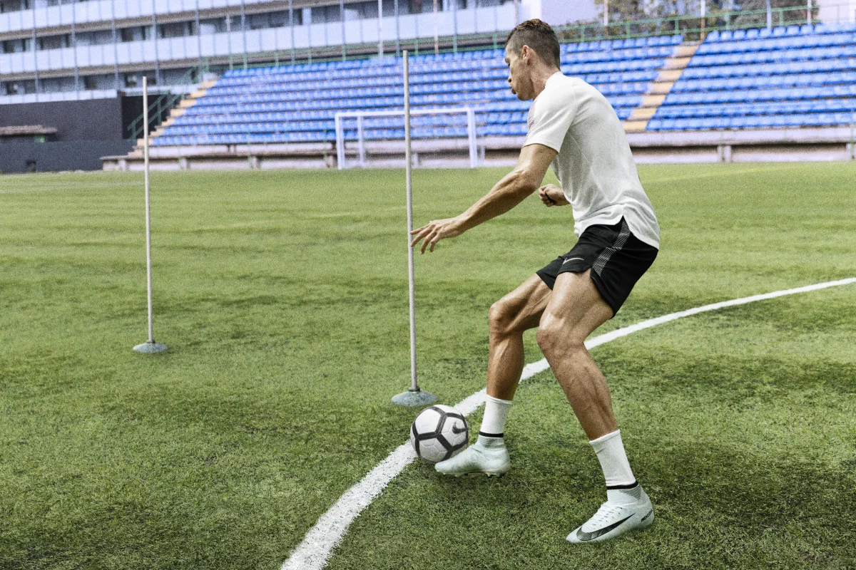post card HO17_FA17_GFB_CR7_CH5_RONALDO_TRAINING_SUMMER_hi res.webp